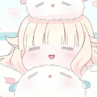 竹笋把衣服顶起来了